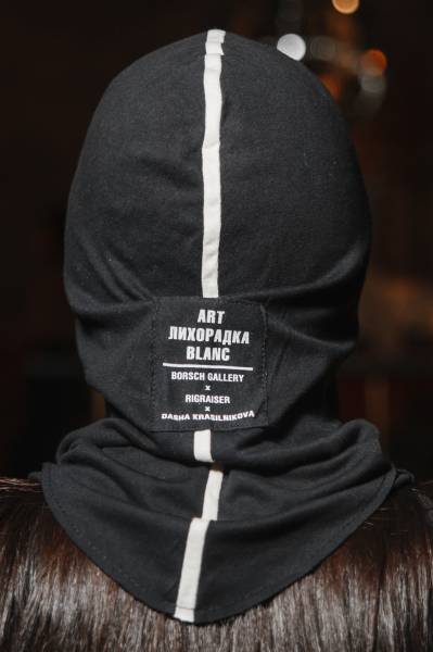 художник Даша Красильникова - Балаклава чёрная