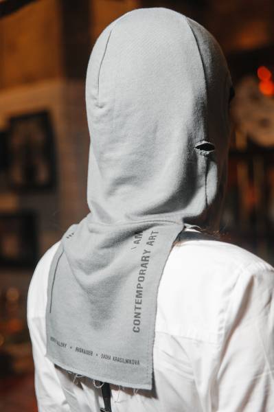 художник Даша Красильникова - Балаклава серая